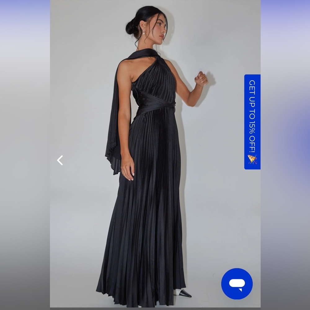 Selfie Leslie Dress